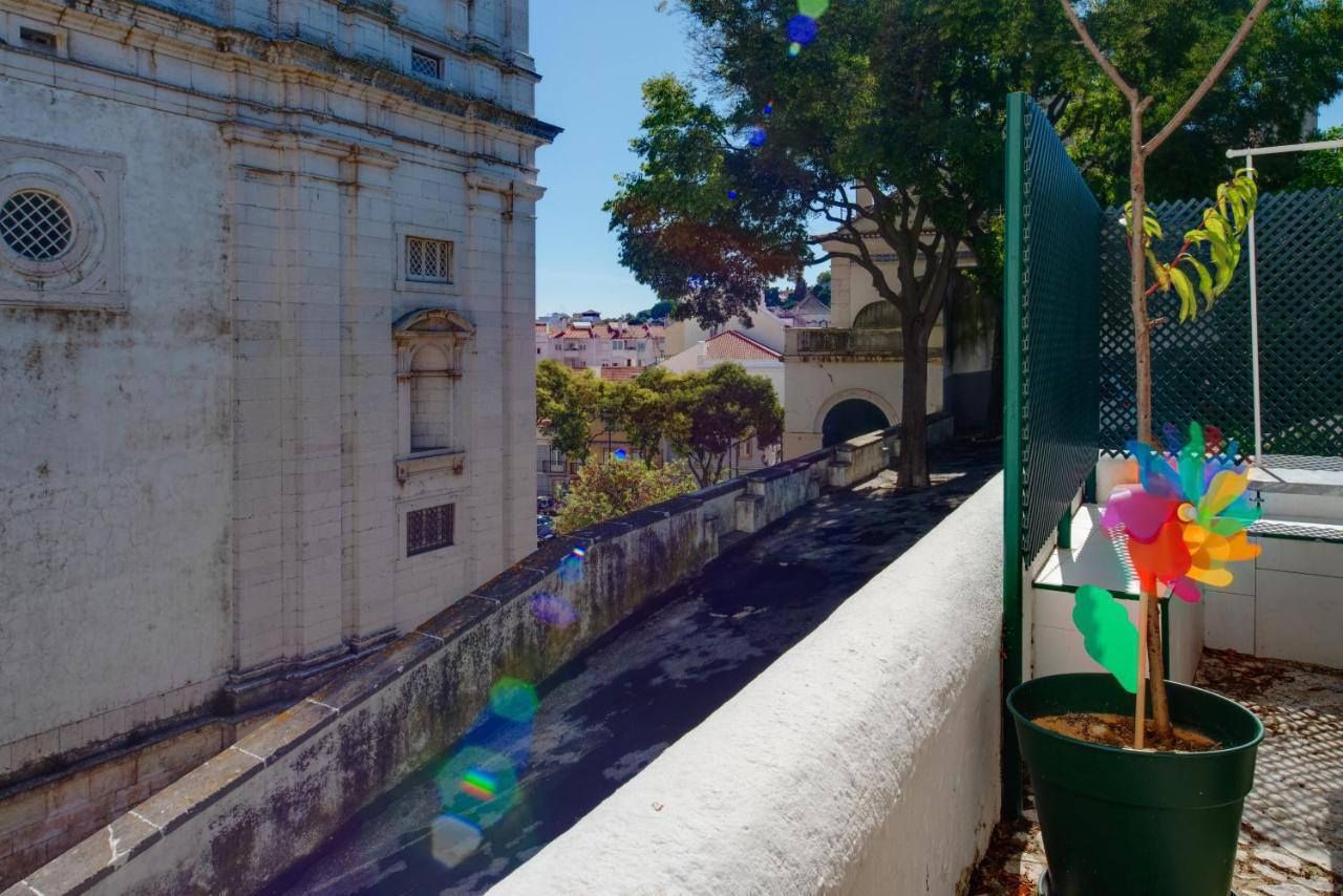 Cozy House By Famous Flea Market With Terrace * Lisboa
