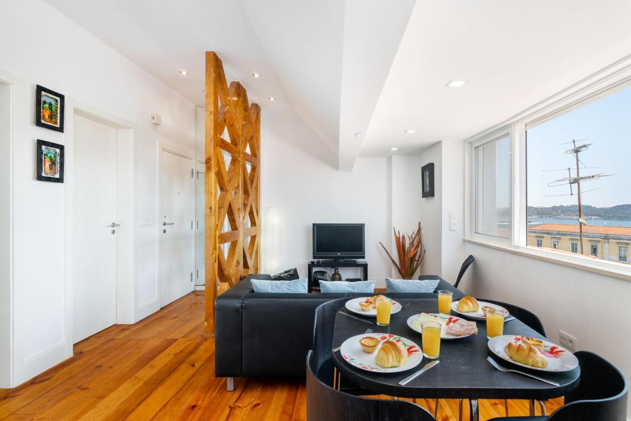 Whome | Premium River View