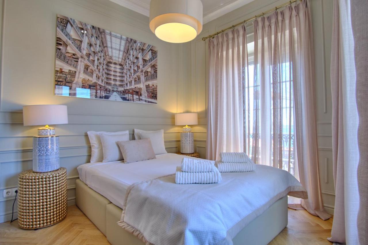 Glamorous And Alfama Riverview