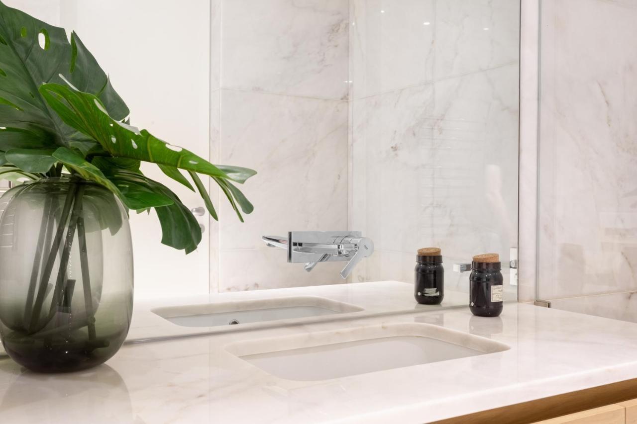Apartment Joivy Elegant 1-br In Perfect Centre Lisbon