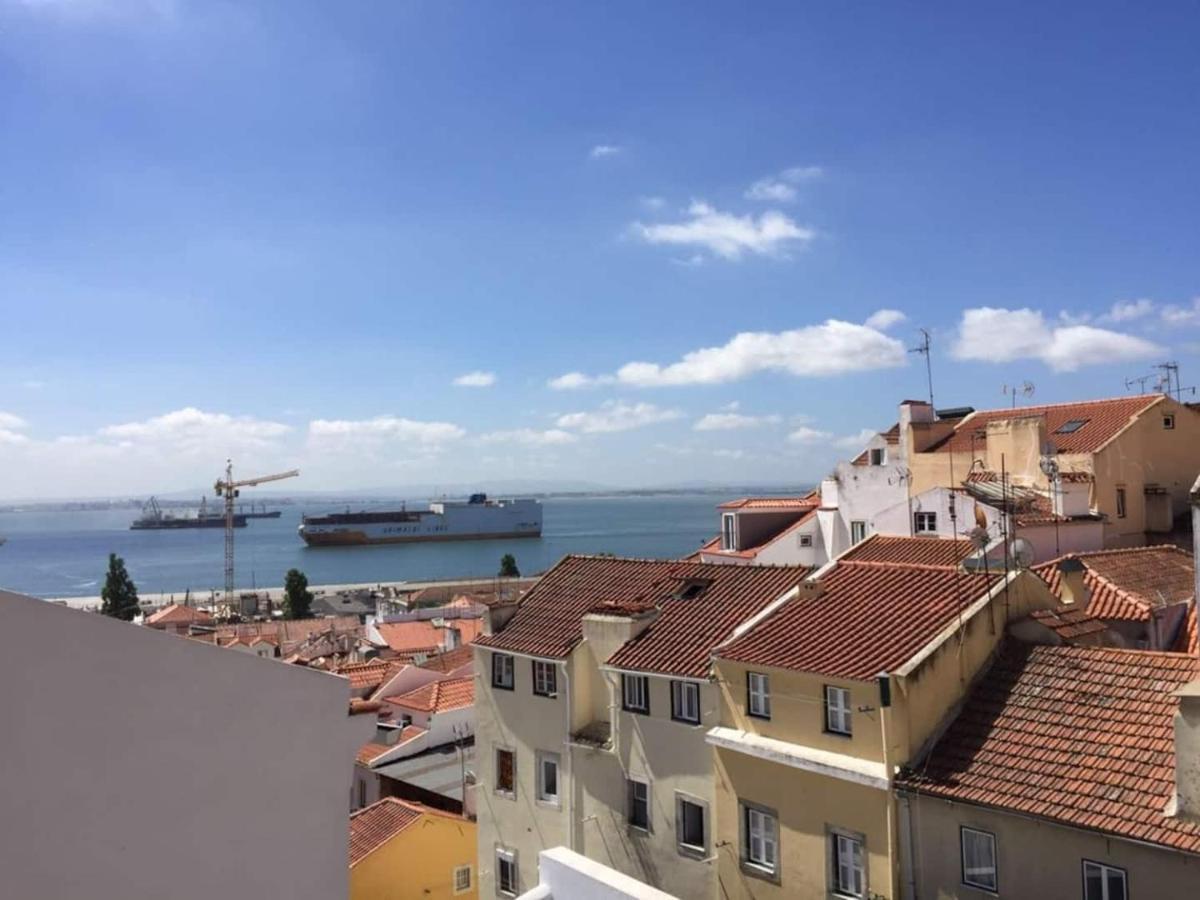 Alfama Delight Panoramic River And Historic Views 3 Bedrooms And 2 Bathrooms Ac 18th Century Building *