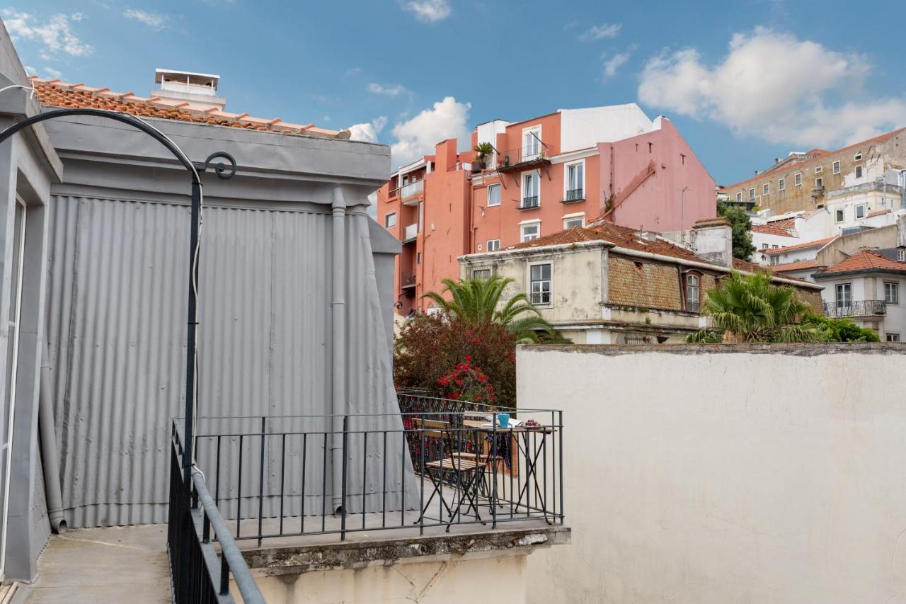 Altido Stunning 4br Apt With Terrace And Seaview In Alfama Lisbon