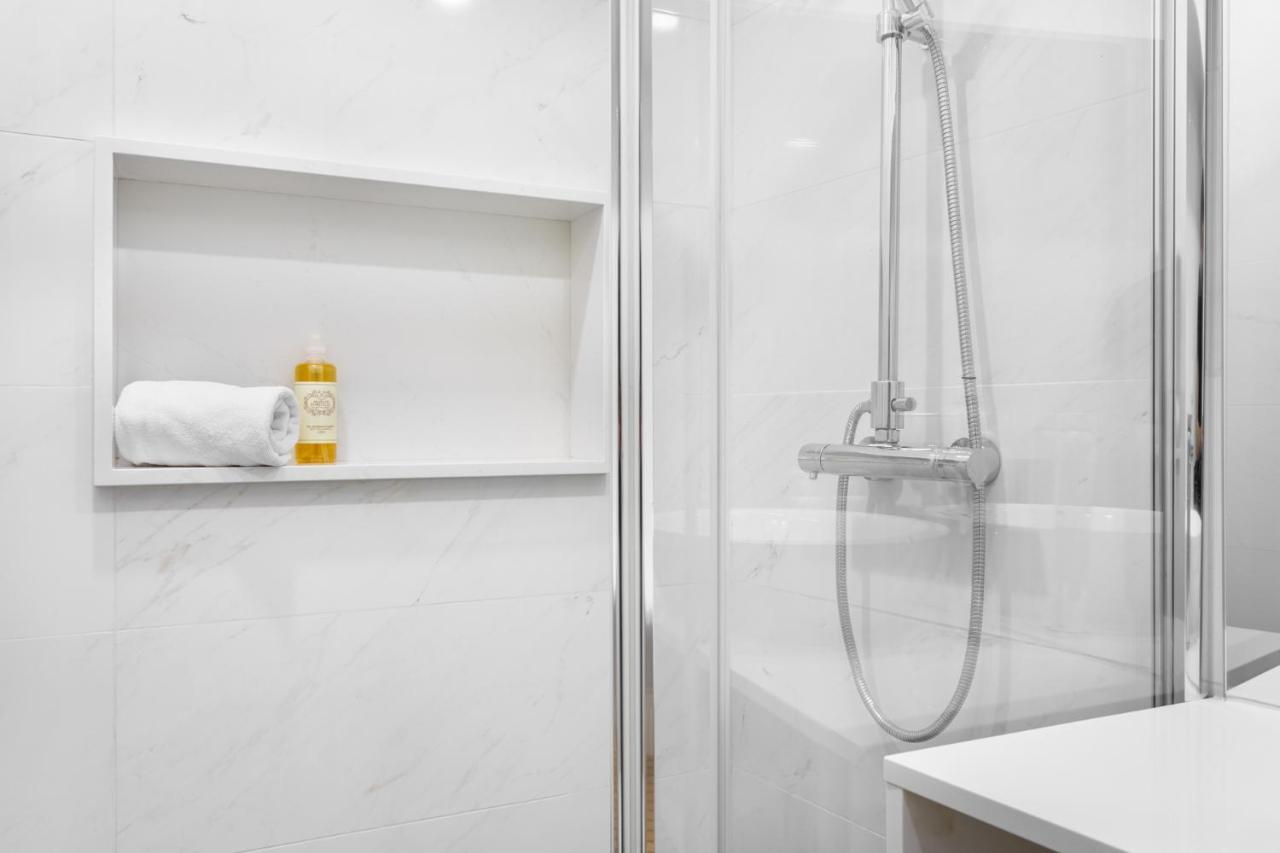 Joivy Principe Real 2br With Terrace Nearby Botanical Garden Of Apartment Lisbon