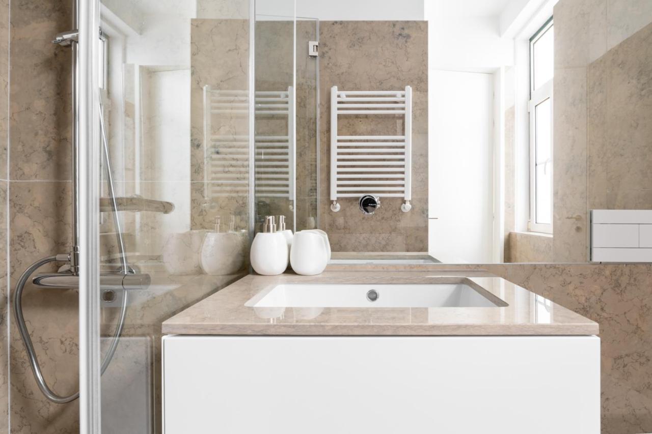 Joivy Marvelous 3-bed With Astonishing View And Terrace, Nearby St George Castle Appartement Lisboa