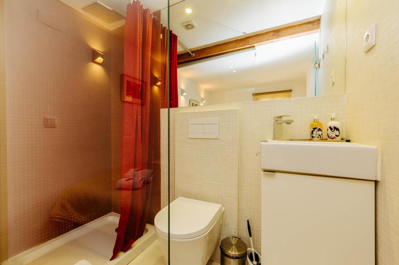 Rent4rest Bairro Alto Charming 1bd Apartment *