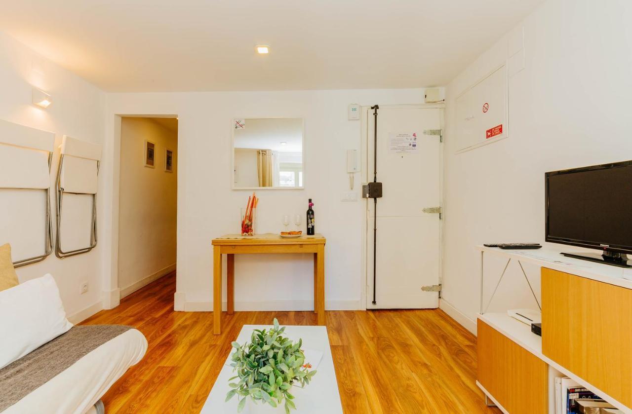 Rent4rest Bairro Alto Charming 1bd * Lisbon