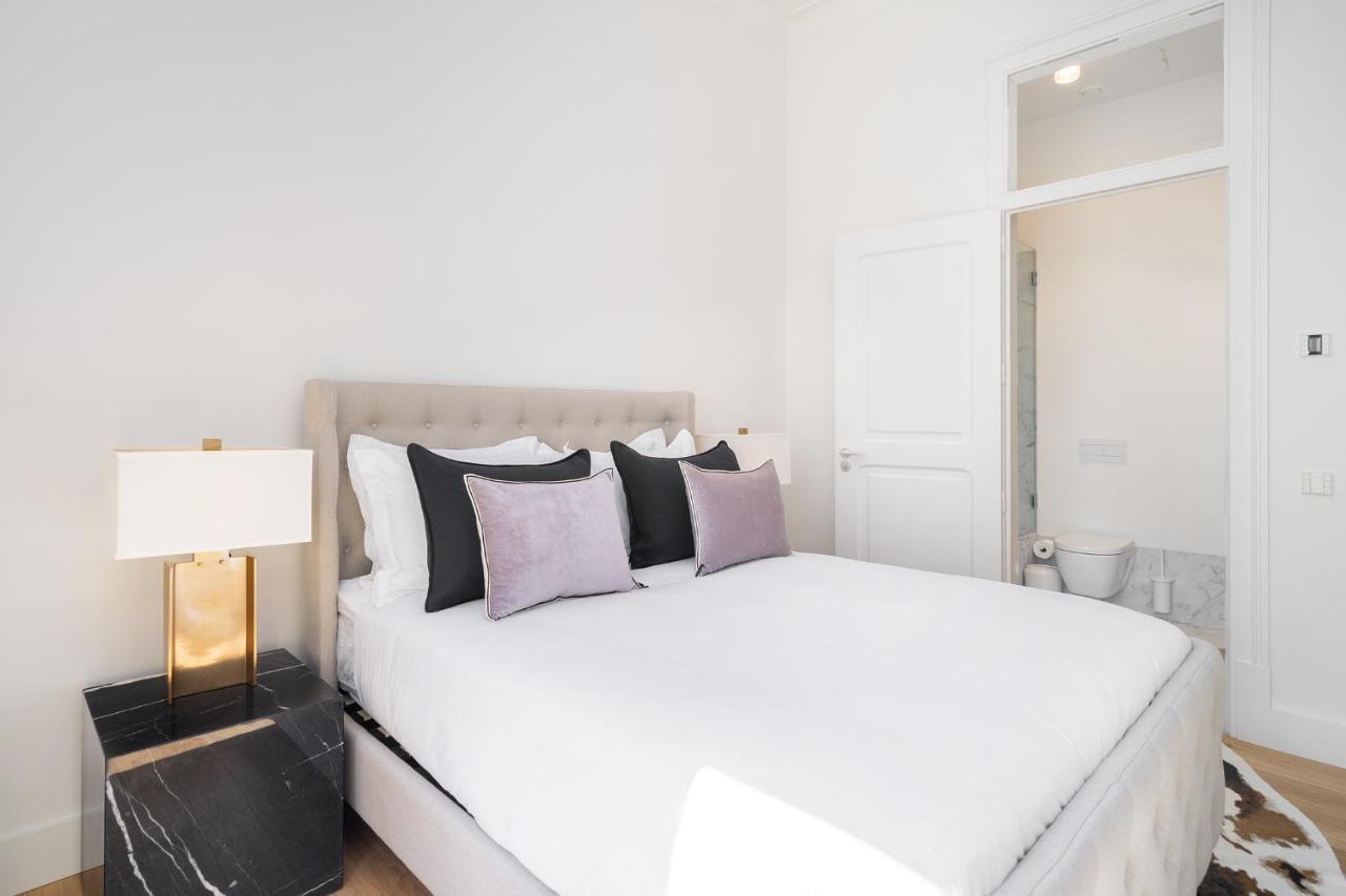 Whome | Av. Da Liberdade Deluxe W/ S-pool, Gym & Parking * Lisboa