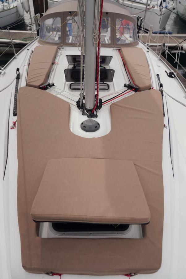 Luxury Sailing Boat Botel