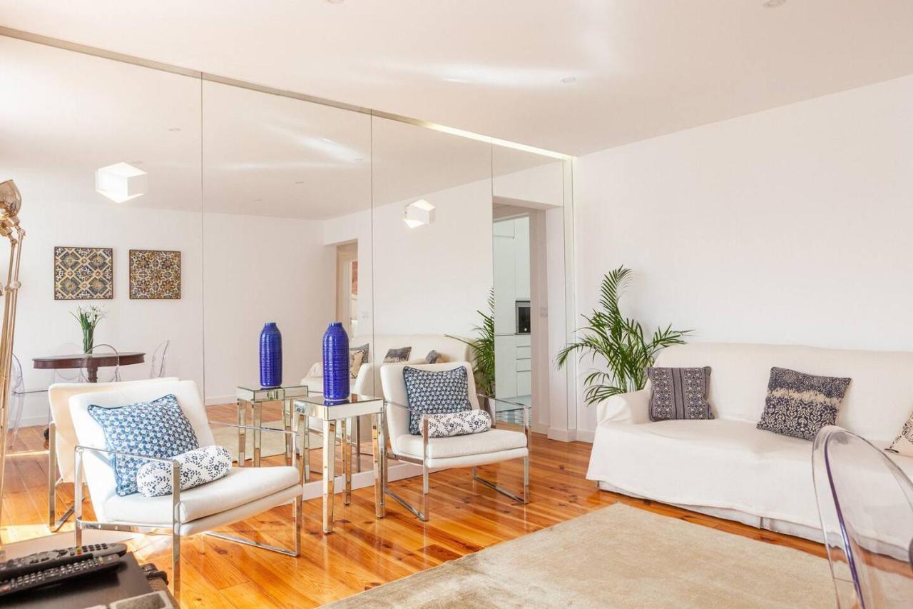 Alfama Delight Panoramic River And Historic Views 3 Bedrooms And 2 Bathrooms Ac 18th Century Building Appartement