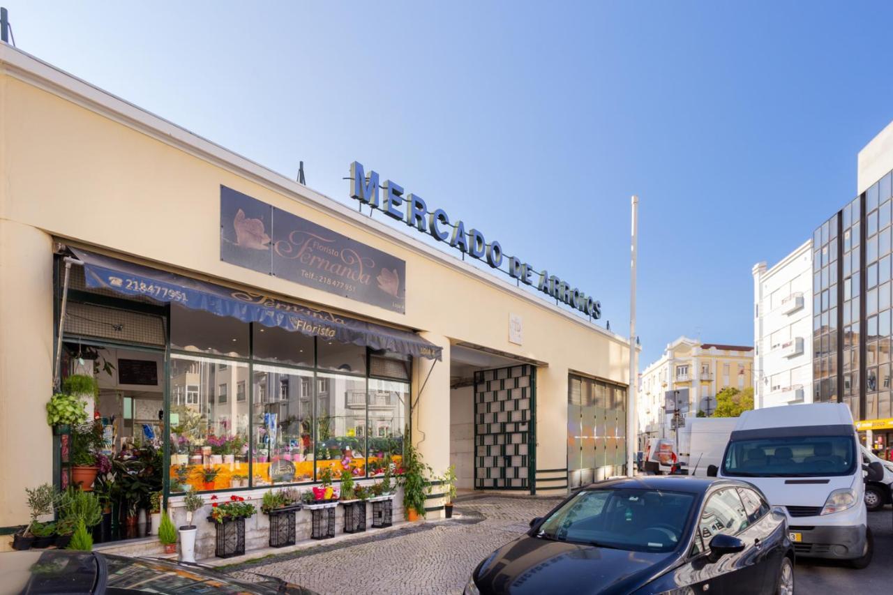 Stupendo- Two Rooms, Patio With Refreshing Pond-center-air Conditioning-free Park Lissabon