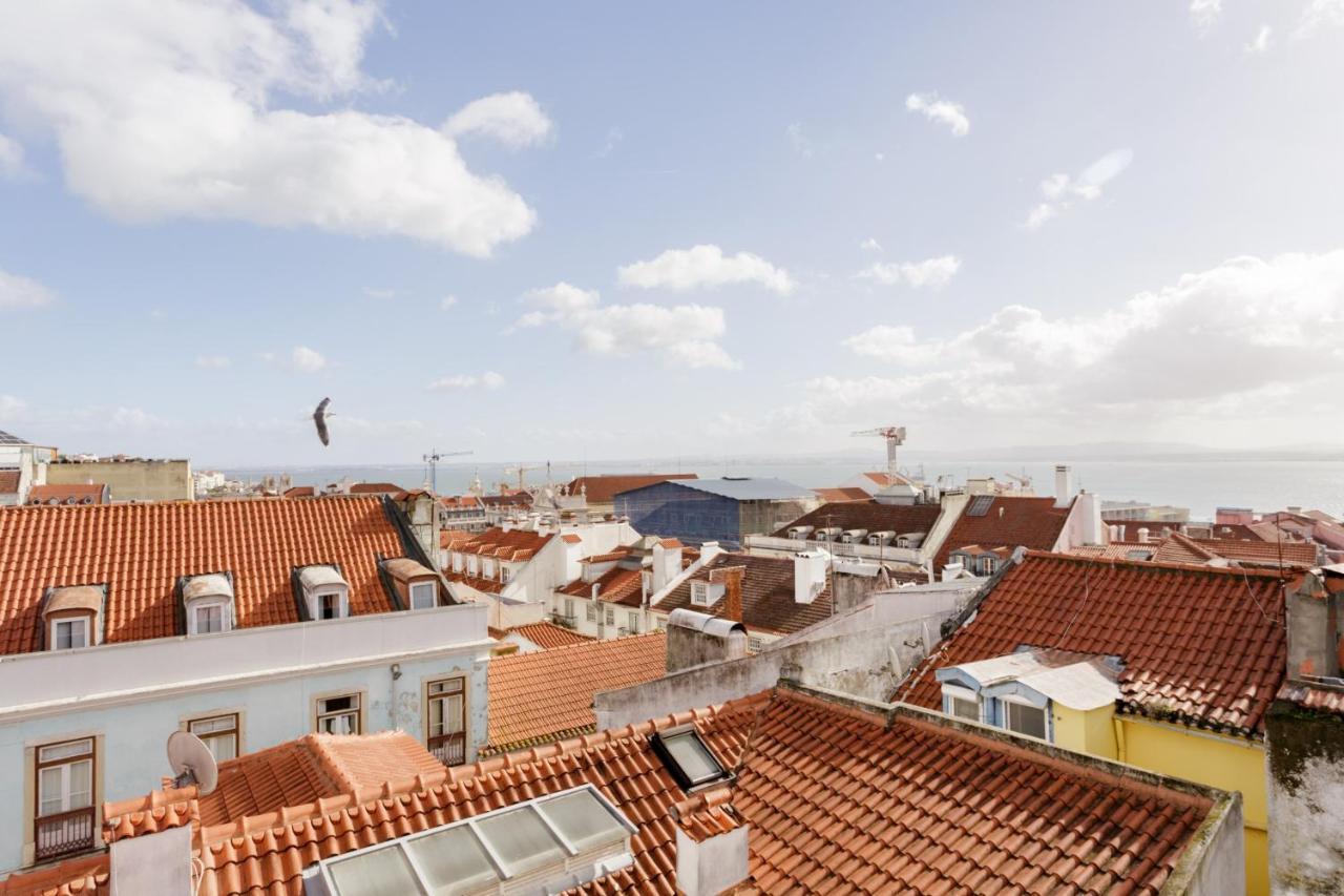 Amazing Rooftop Terrace With River And Historic View 4 Bedrooms 4 Bathrooms Ac 19th Century Building Chiado Appartement *