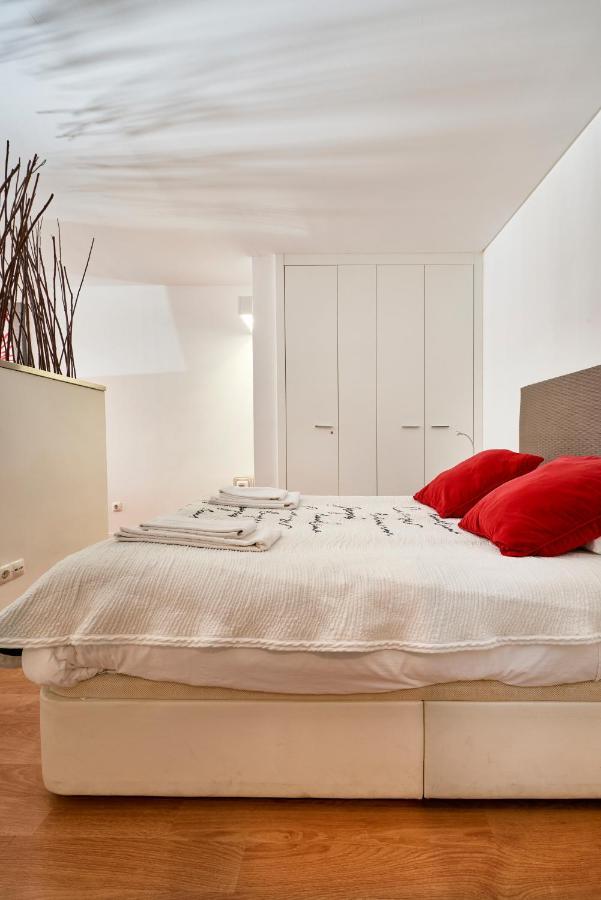 Appartement Renovated Charming Apartment, By Timecooler *