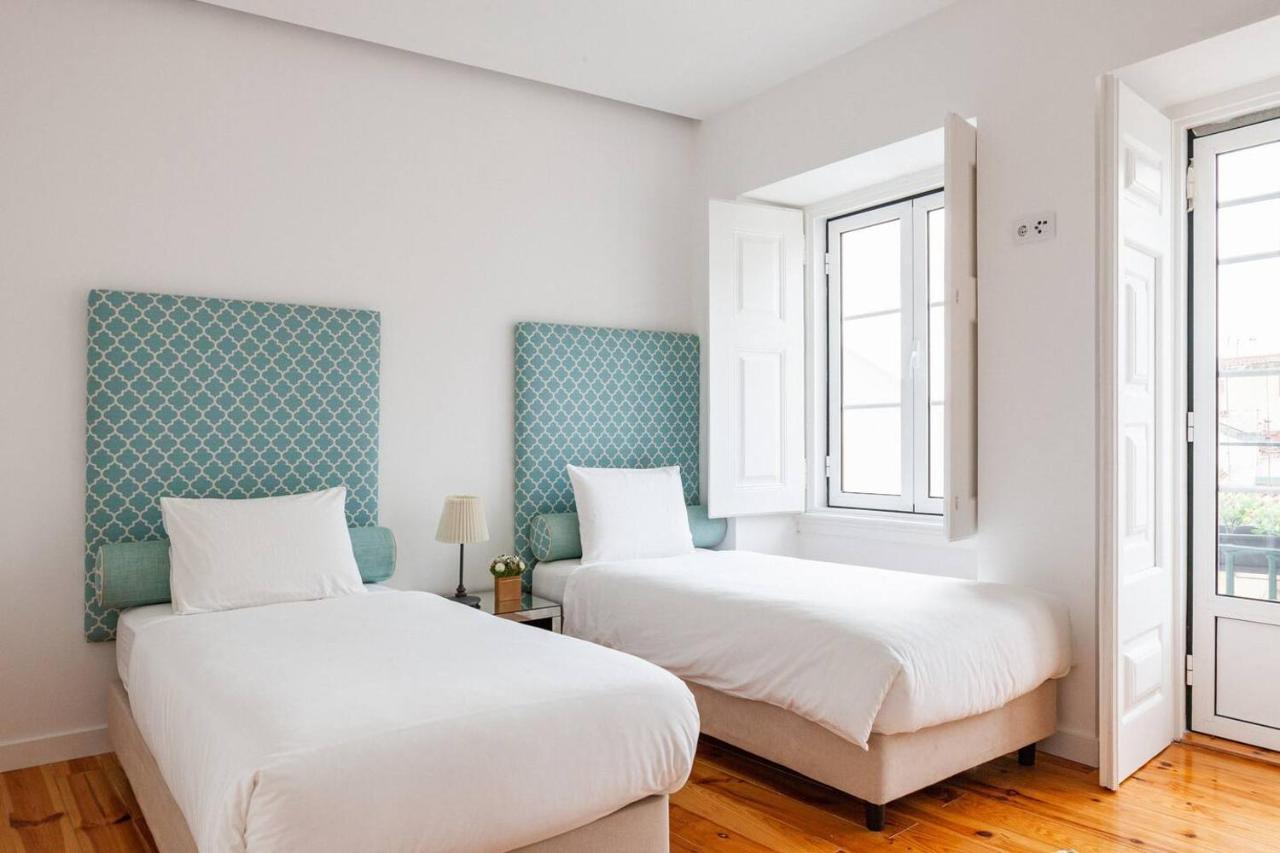 Alfama Delight Panoramic River And Historic Views 3 Bedrooms And 2 Bathrooms Ac 18th Century Building Appartement Lissabon