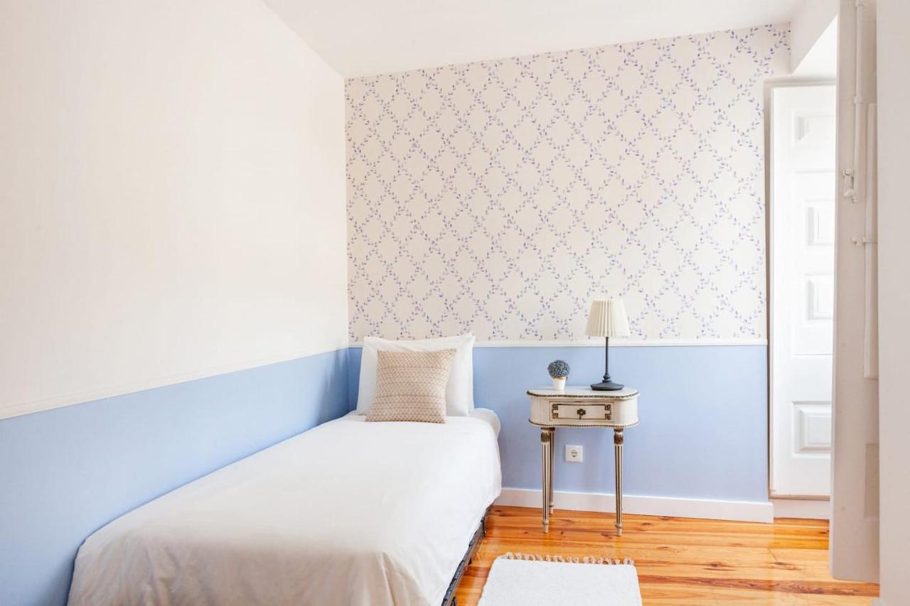 Alfama Delight Panoramic River And Historic Views 3 Bedrooms And 2 Bathrooms Ac 18th Century Building
