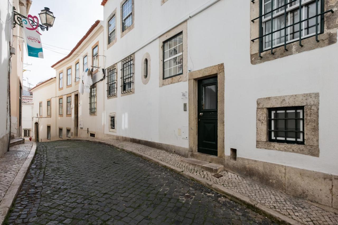 Appartement Alfama Terrace River And Historic View Spacious And Charming Ground Floor 18th Century Building Lissabon