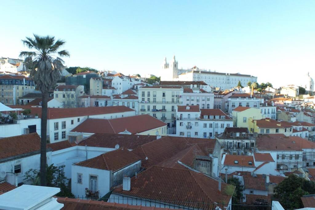 Alfama Stunning River And Historic Views 2bedrooms & 2bathrooms Ac Balcony 18th Century Building Appartement Lisboa