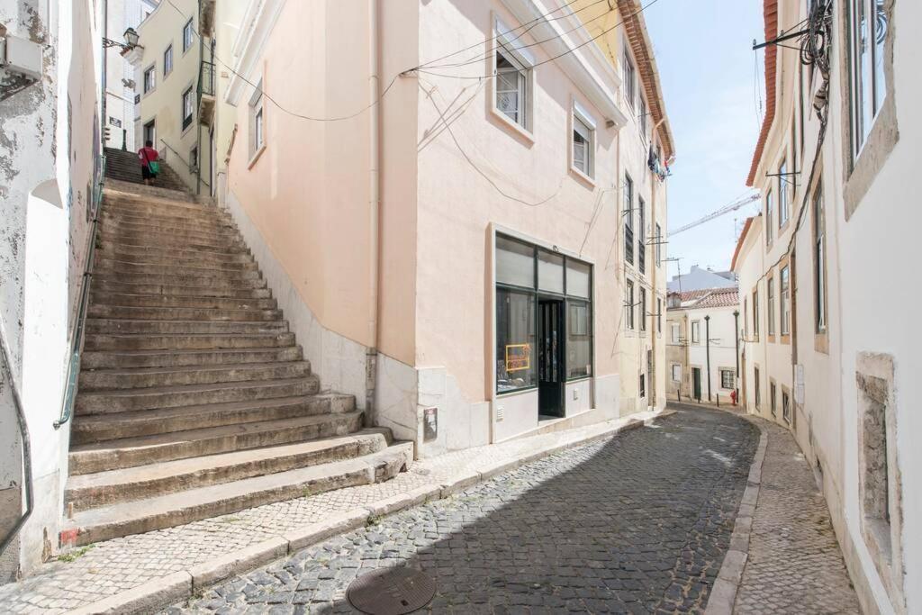 Alfama Stunning River And Historic Views 2bedrooms & 2bathrooms Ac Balcony 18th Century Building