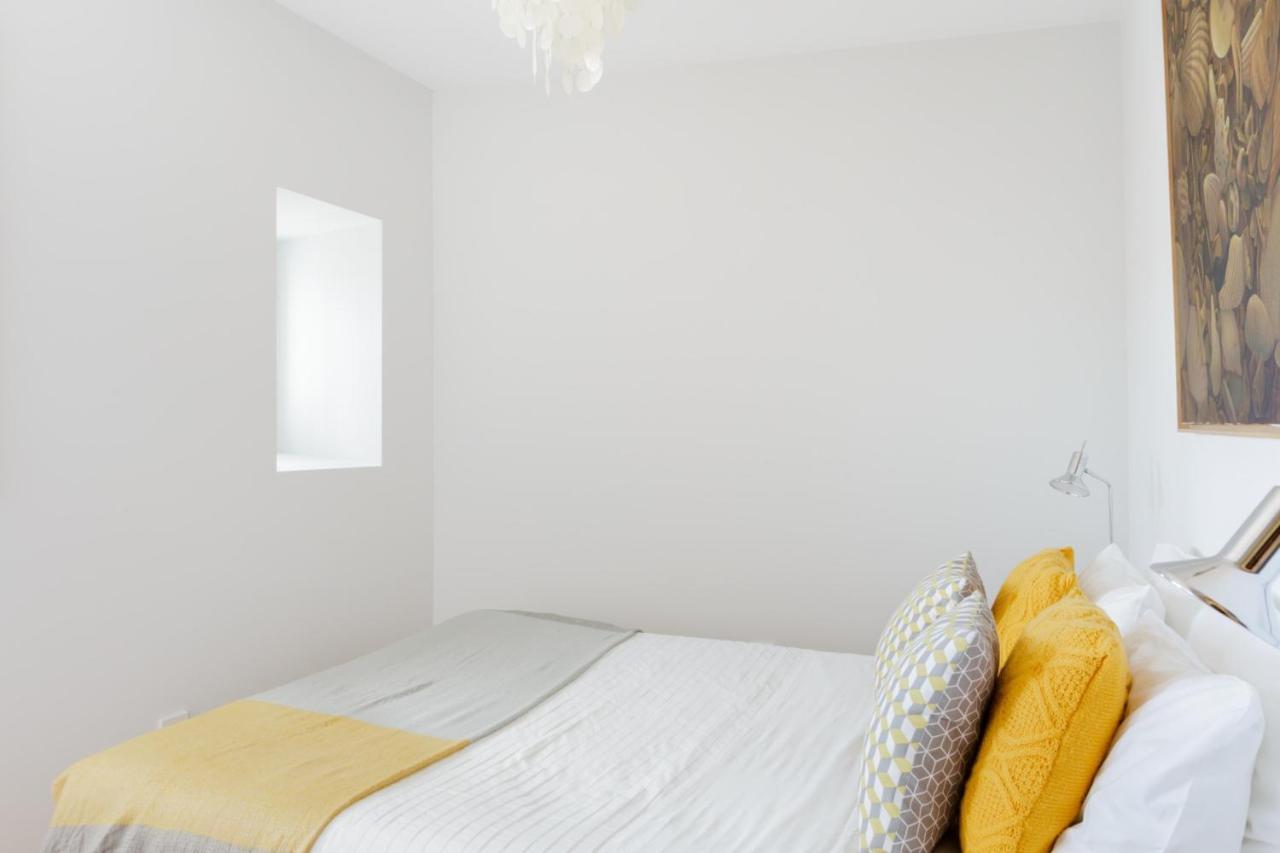 Amazing Rooftop Terrace With River And Historic View 4 Bedrooms 4 Bathrooms Ac 19th Century Building Chiado Appartement Lissabon