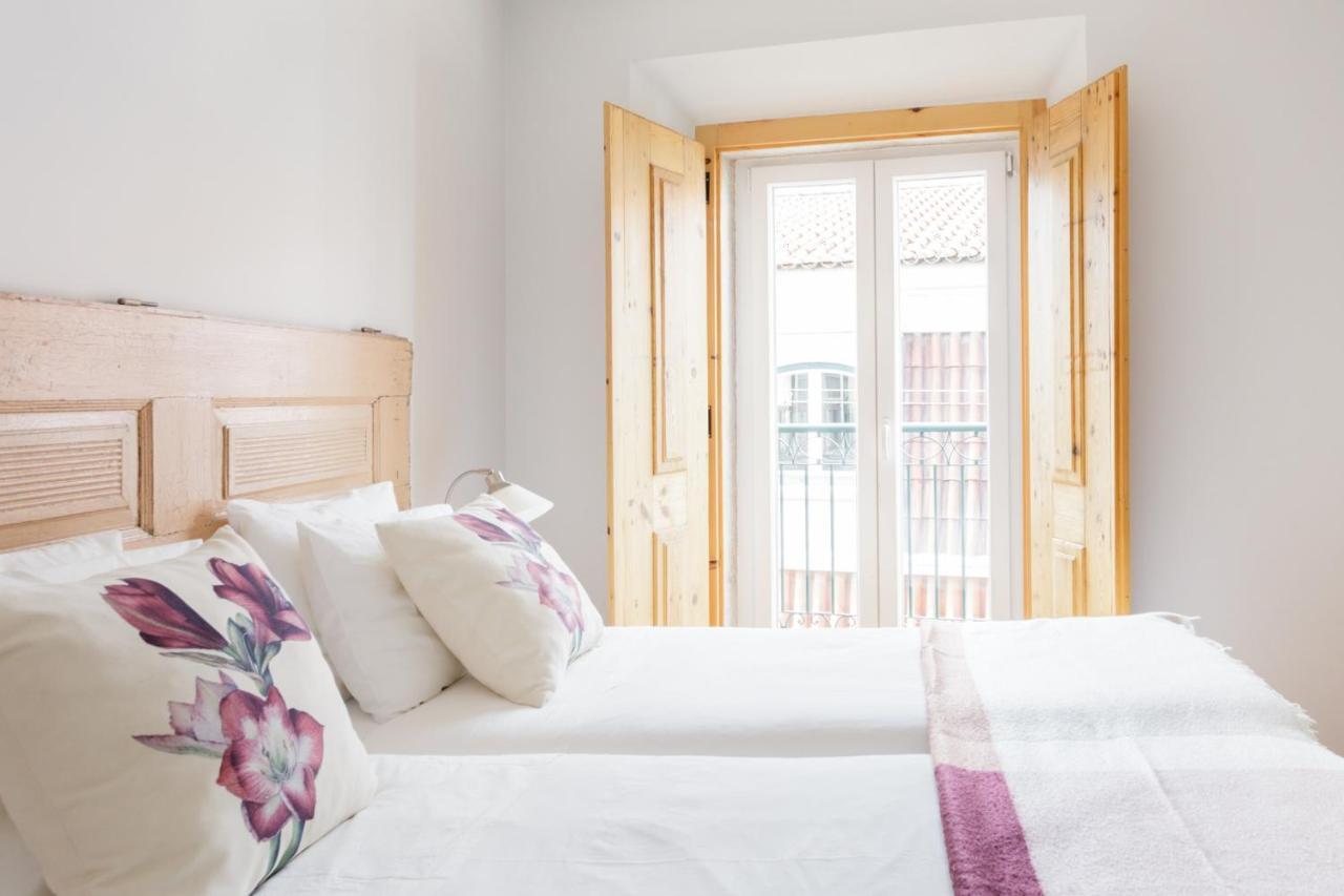 Amazing Rooftop Terrace With River And Historic View 4 Bedrooms 4 Bathrooms Ac 19th Century Building Chiado * Lissabon