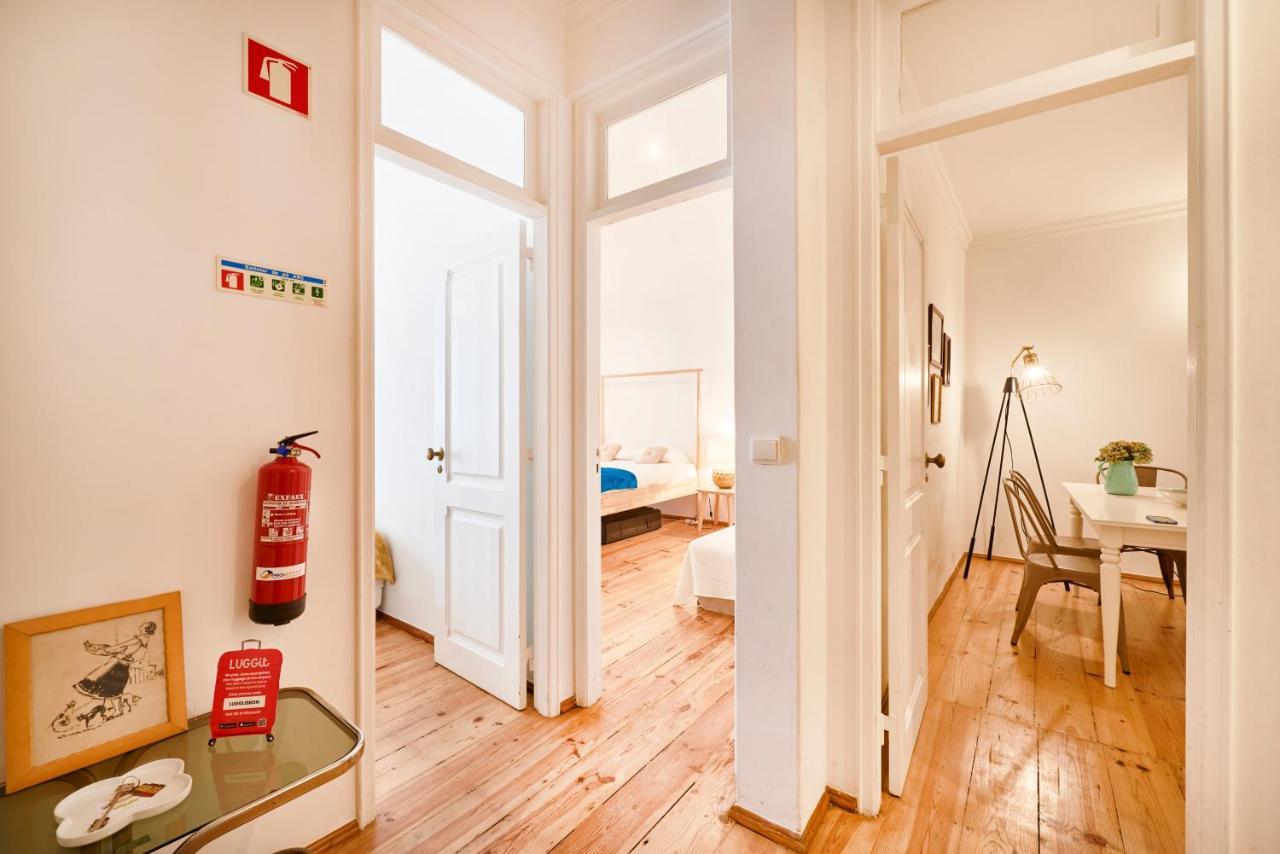 Apartment Spacious Bairro Alto With Courtyard, By Timecooler *