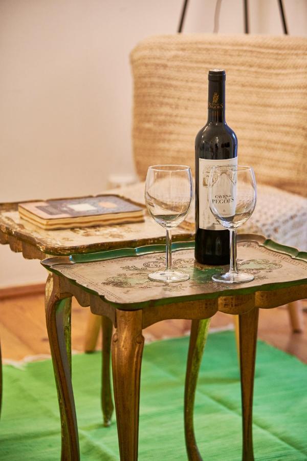 Spacious Bairro Alto With Courtyard, By Timecooler Apartment Lissabon