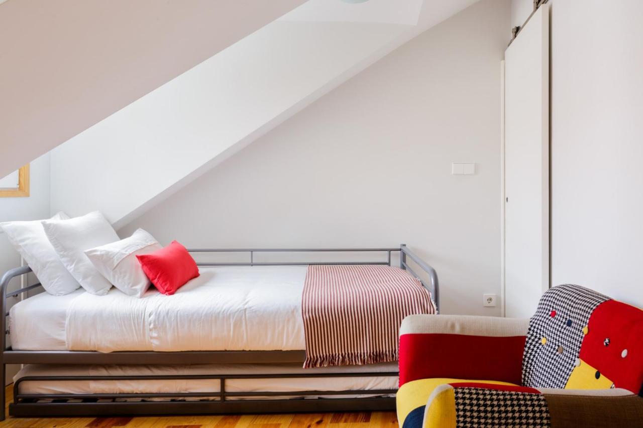 Amazing Rooftop Terrace With River And Historic View 4 Bedrooms 4 Bathrooms Ac 19th Century Building Chiado * Lissabon