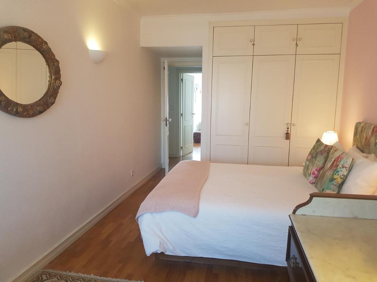 Espaçoso Apartamento Junto Ao Metro *