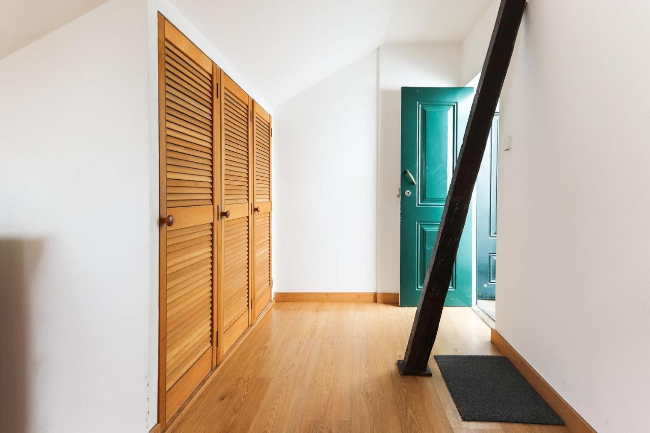 Sunny Attic Loft By Homing Appartement