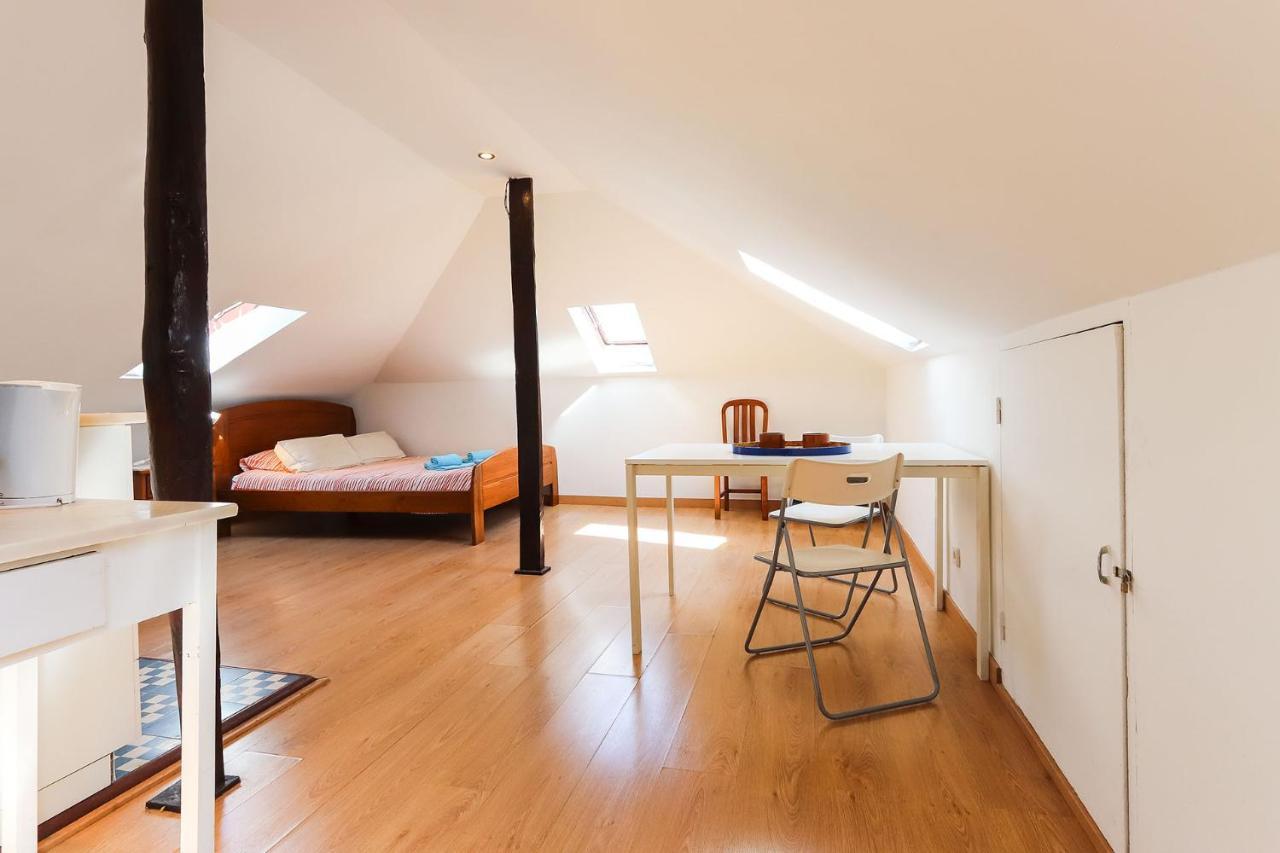 Sunny Attic Loft By Homing Appartement *