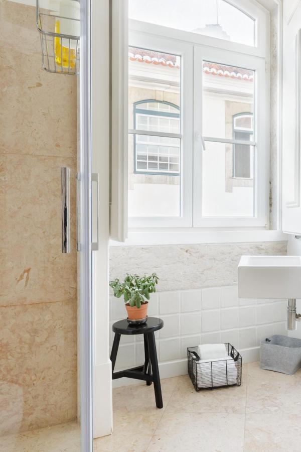Apartment Update Urban Chic Flat In 19th Century Building 2 Bedrooms & 2 Bathrooms & Ac Alfama District *