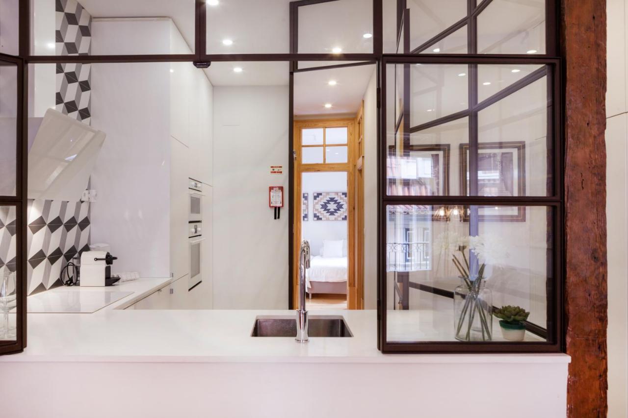 Apartment Charming Flat With Balconies Chiado District 2 Bedrooms & Ac 19th Century Building *