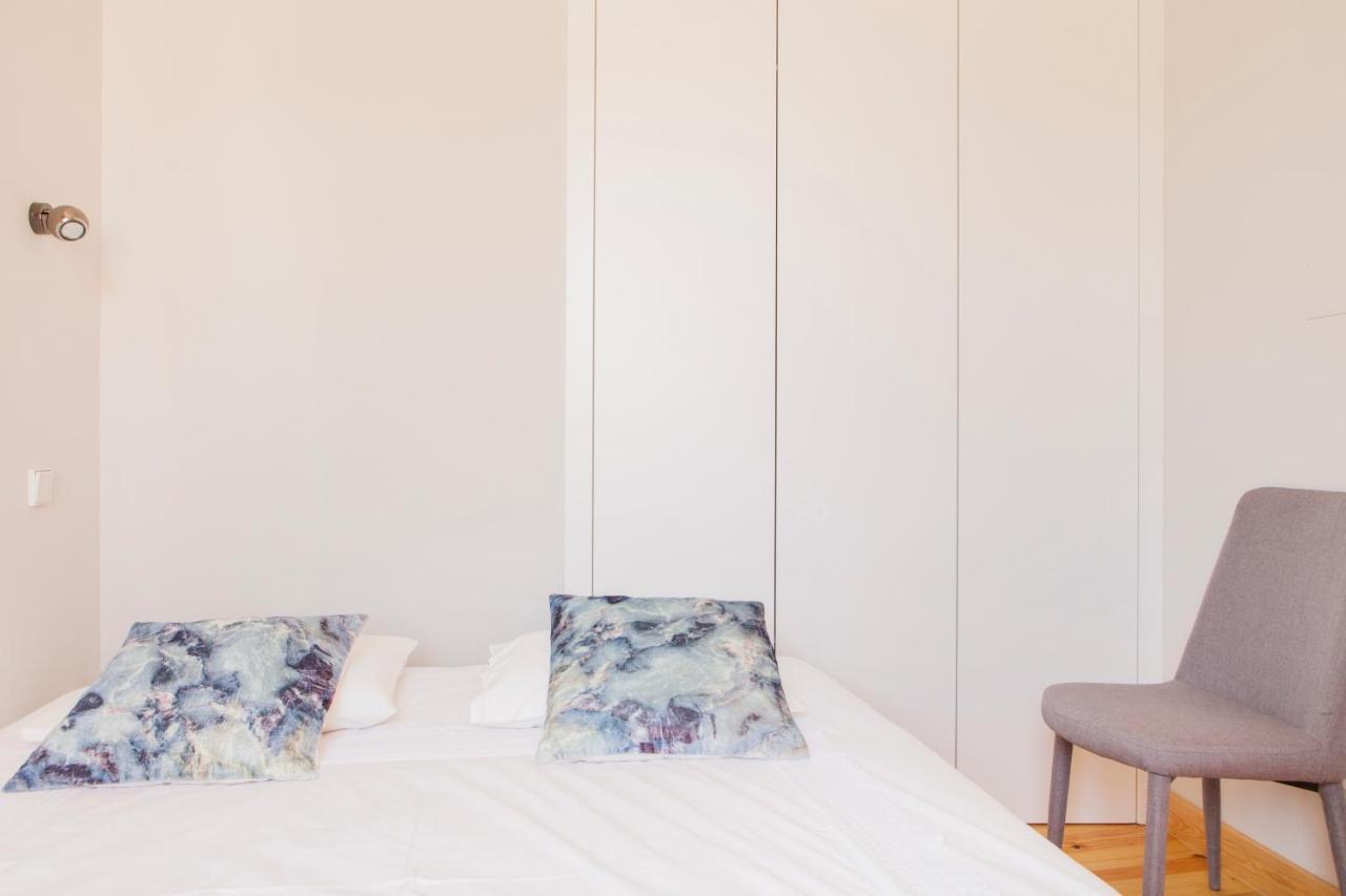 Charming Flat With Balconies Chiado District 2 Bedrooms & Ac 19th Century Building * Lisbon