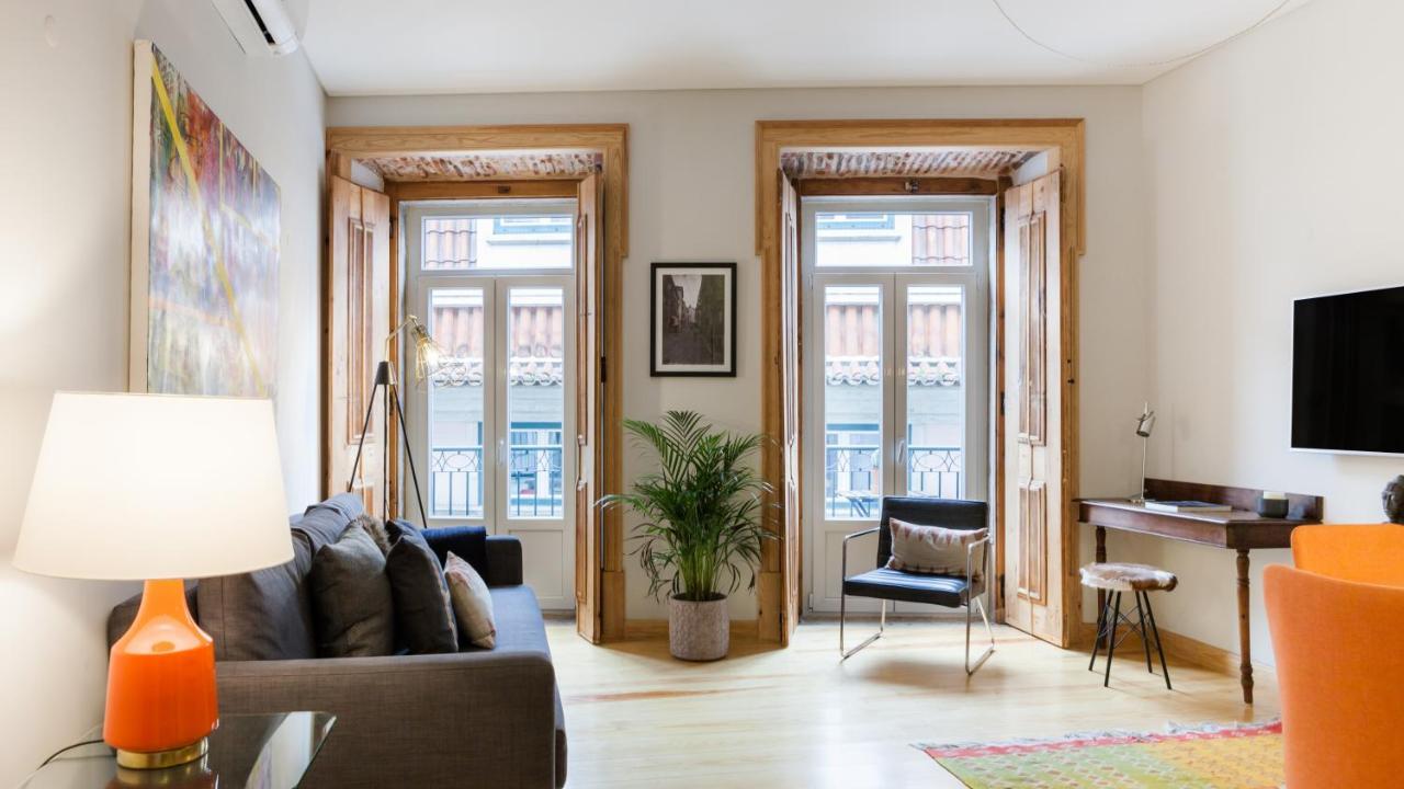 Charming Flat With Balconies Chiado District 2 Bedrooms & Ac 19th Century Building Apartment Lisbon