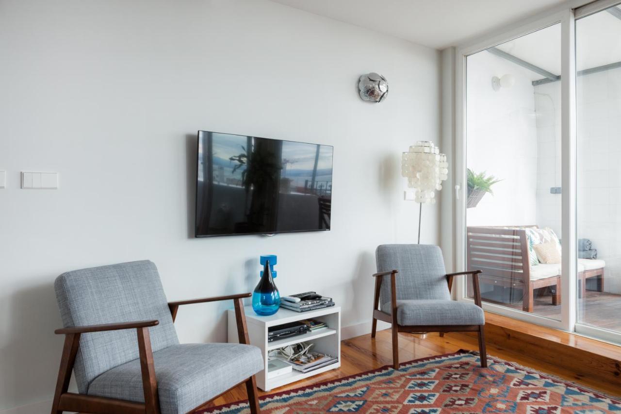 Amazing Rooftop Terrace With River And Historic View 4 Bedrooms 4 Bathrooms Ac 19th Century Building Chiado Lissabon