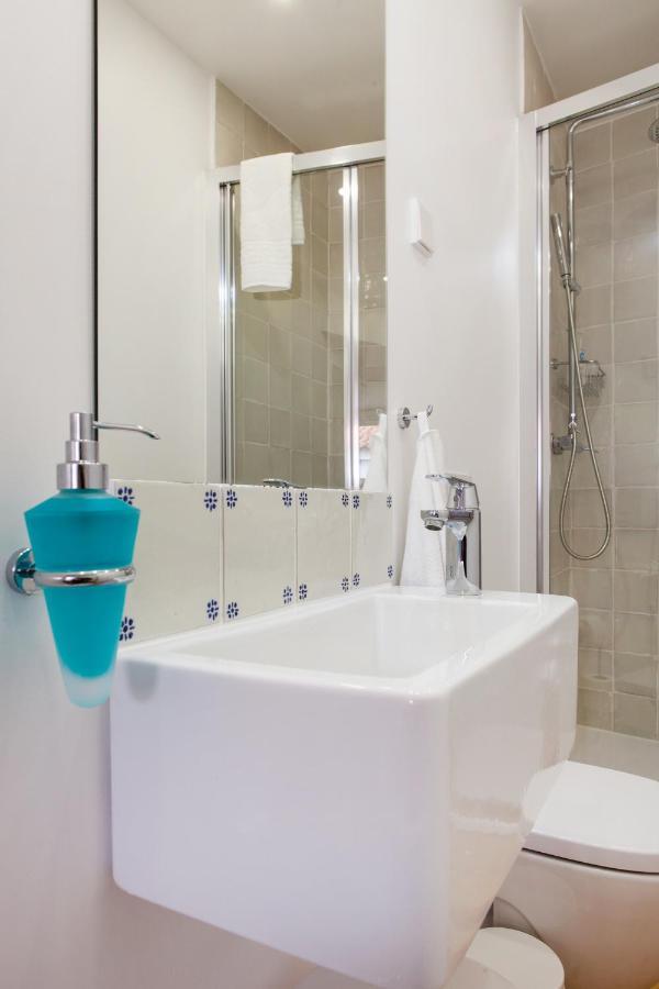 Appartement Amazing Rooftop Terrace With River And Historic View 4 Bedrooms 4 Bathrooms Ac 19th Century Building Chiado *