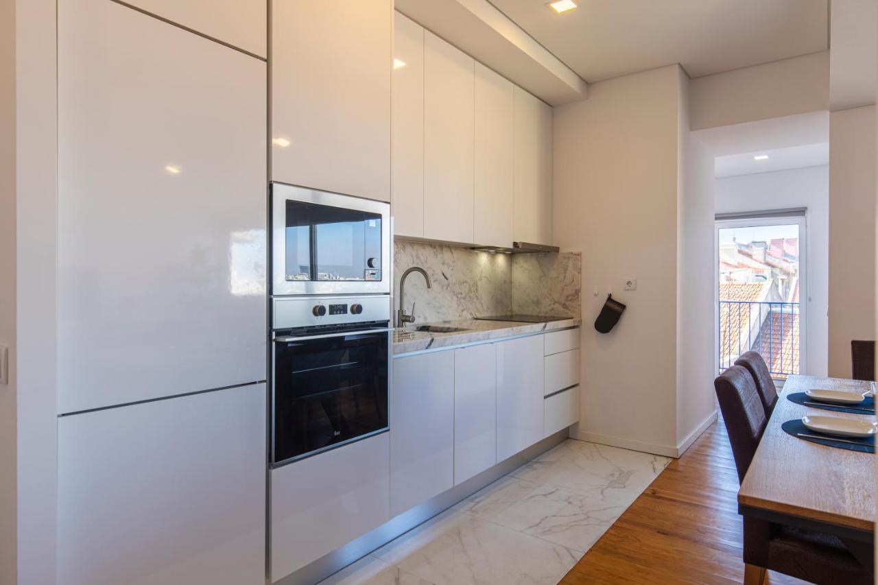 Classy Two Bedroom View Apartment *