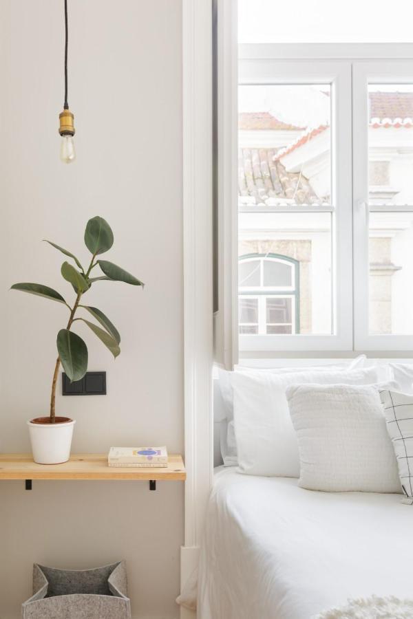Update Urban Chic Flat In 19th Century Building 2 Bedrooms & 2 Bathrooms & Ac Alfama District Apartment