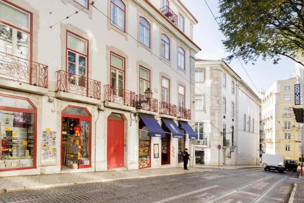 Update Urban Chic Flat In 19th Century Building 2 Bedrooms & 2 Bathrooms & Ac Alfama District Lissabon