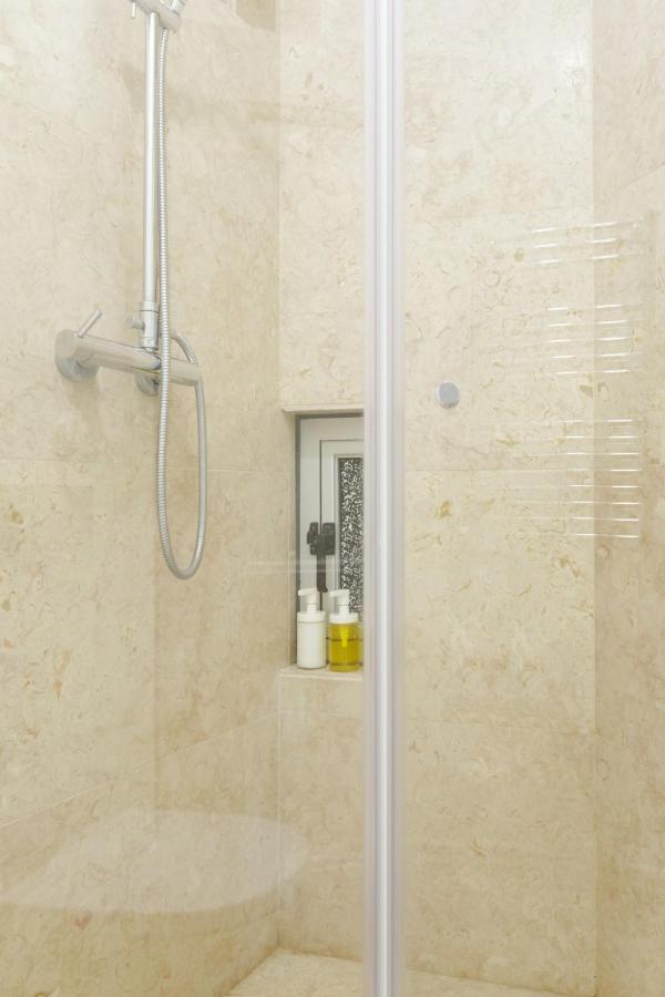 Apartment Update Urban Chic Flat In 19th Century Building 2 Bedrooms & 2 Bathrooms & Ac Alfama District *