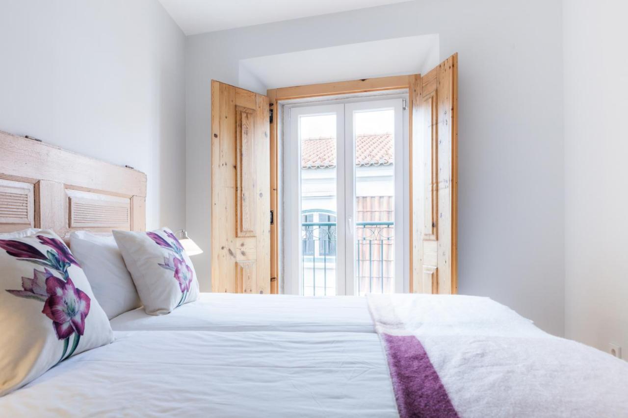 Amazing Rooftop Terrace With River And Historic View 4 Bedrooms 4 Bathrooms Ac 19th Century Building Chiado * Lissabon