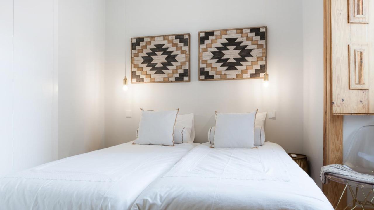 Charming Flat With Balconies Chiado District 2 Bedrooms & Ac 19th Century Building * Lisboa