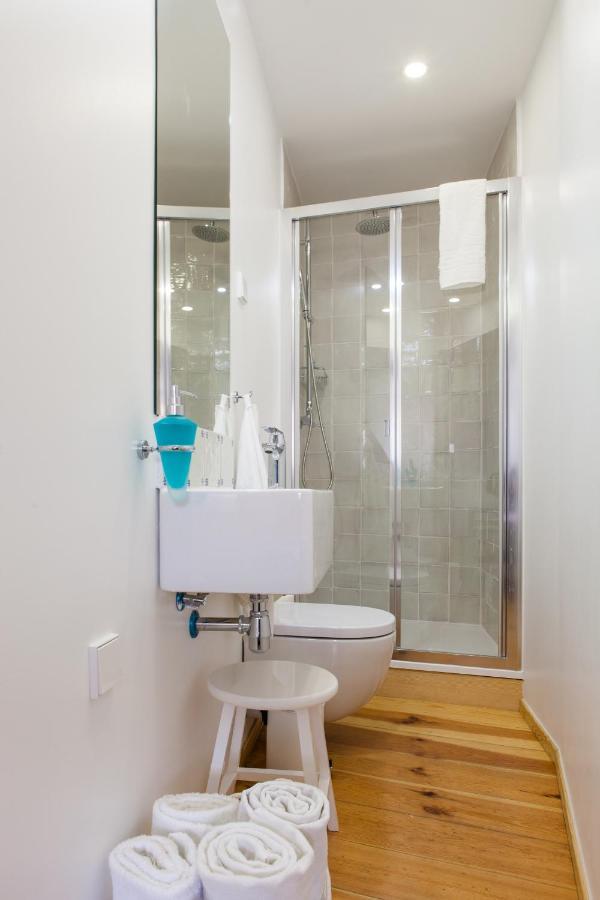 Amazing Rooftop Terrace With River And Historic View 4 Bedrooms 4 Bathrooms Ac 19th Century Building Chiado Appartement