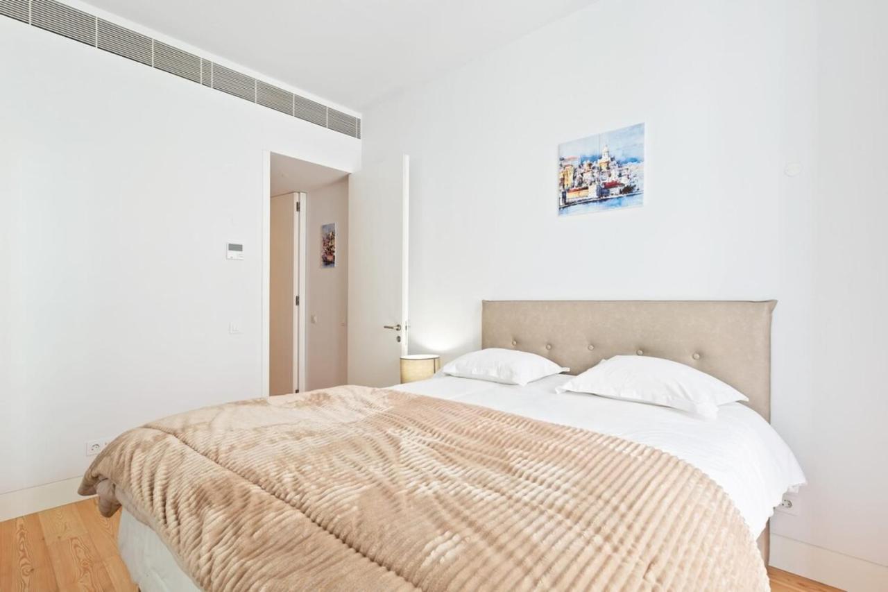 Spacious 1 Bedroom Near Baixa Lissabon