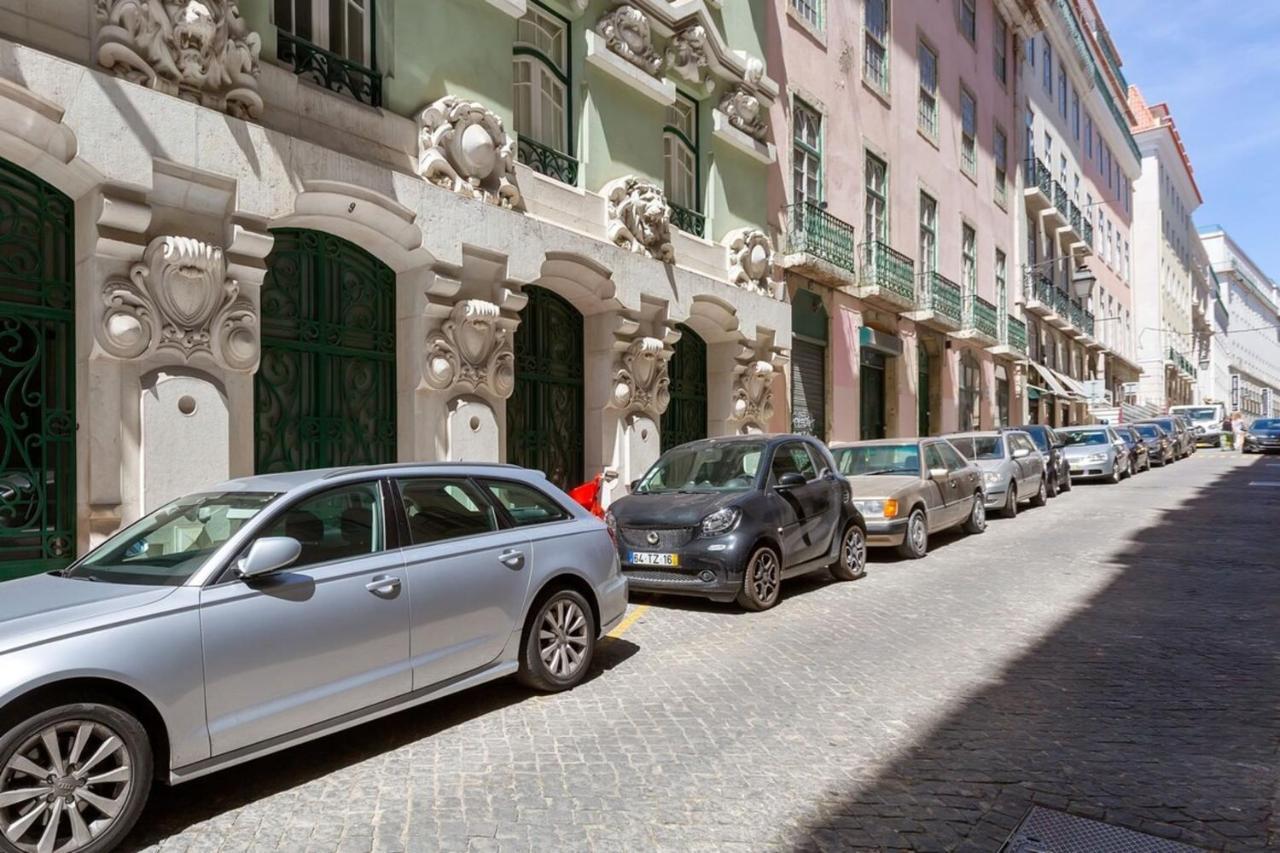 Spacious 1 Bedroom Near Baixa Apartment