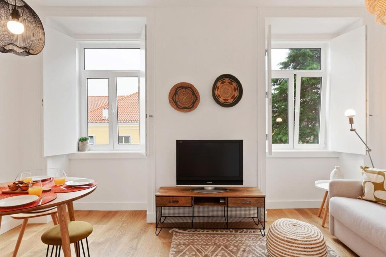 Modern Portuguese 1bed Flat In Belém