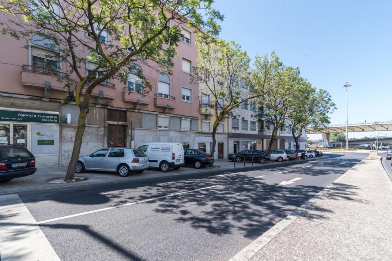 Charming 2 Bedroom At Restelo Apartment Lissabon