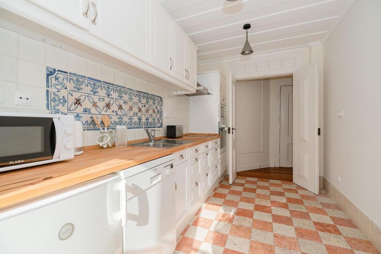 Stunning & Modern 2 Bedroom In Chiado