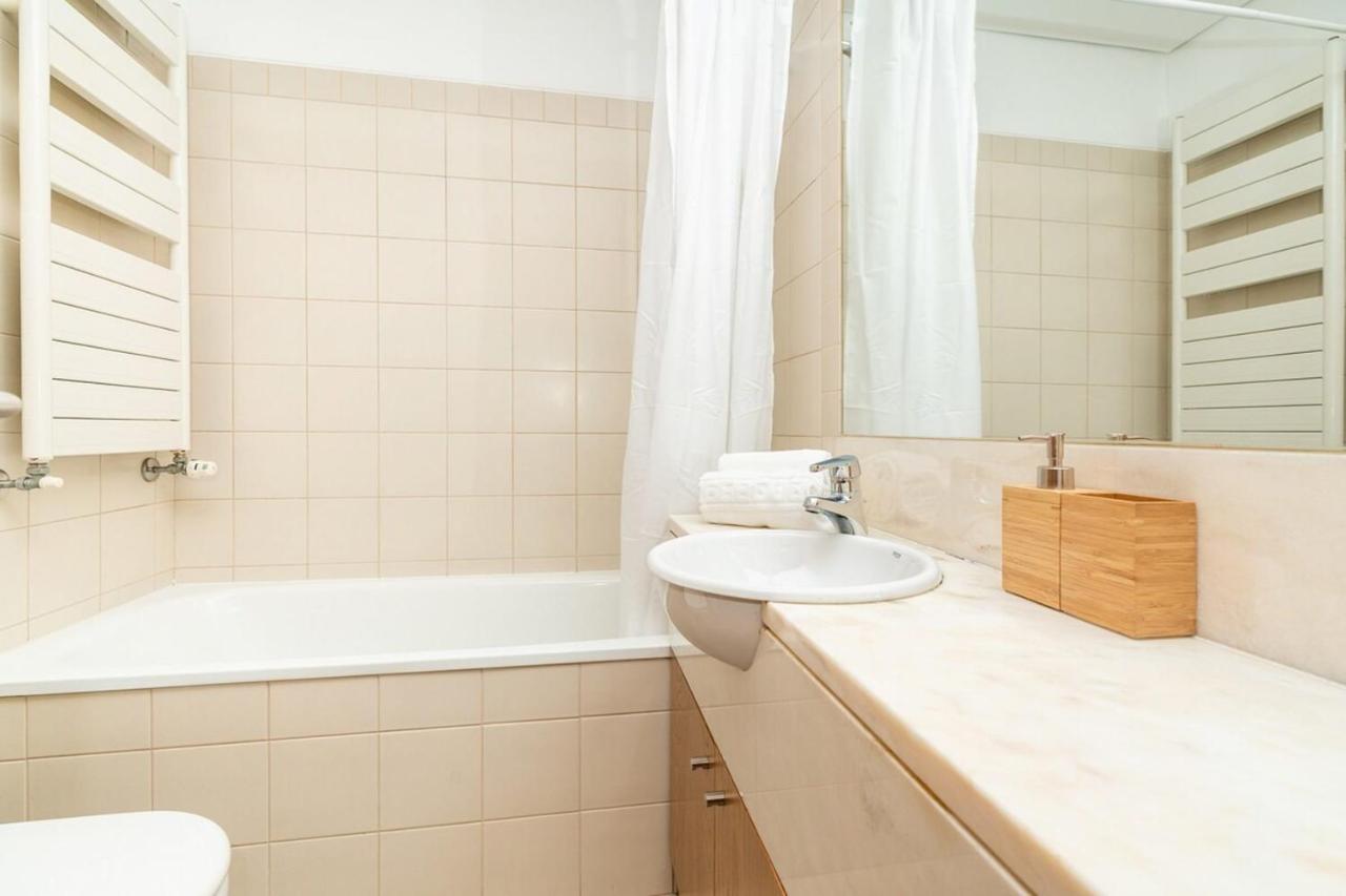 Modern 2 Bedroom With Balcony And Amazing Views Appartement Lisboa