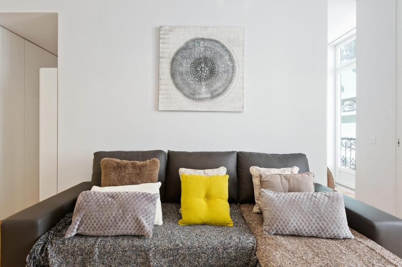 Spacious 1 Bedroom Near Baixa Apartment