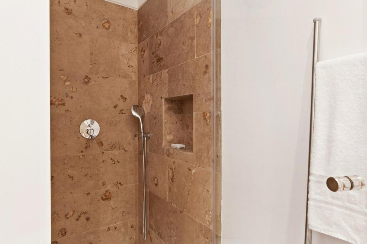 Modern Portuguese 1bed Flat In Belém